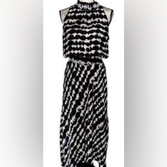 Small black Cream Allison Joy long dress. Elastic waist two button neck closure. - Picture 8 of 8